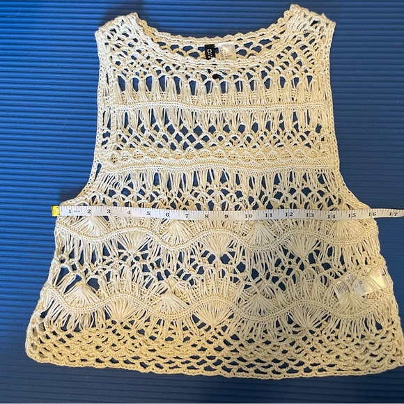 Divided H&M | White Crochet Crop Tank | Size Small - Picture 11 of 12